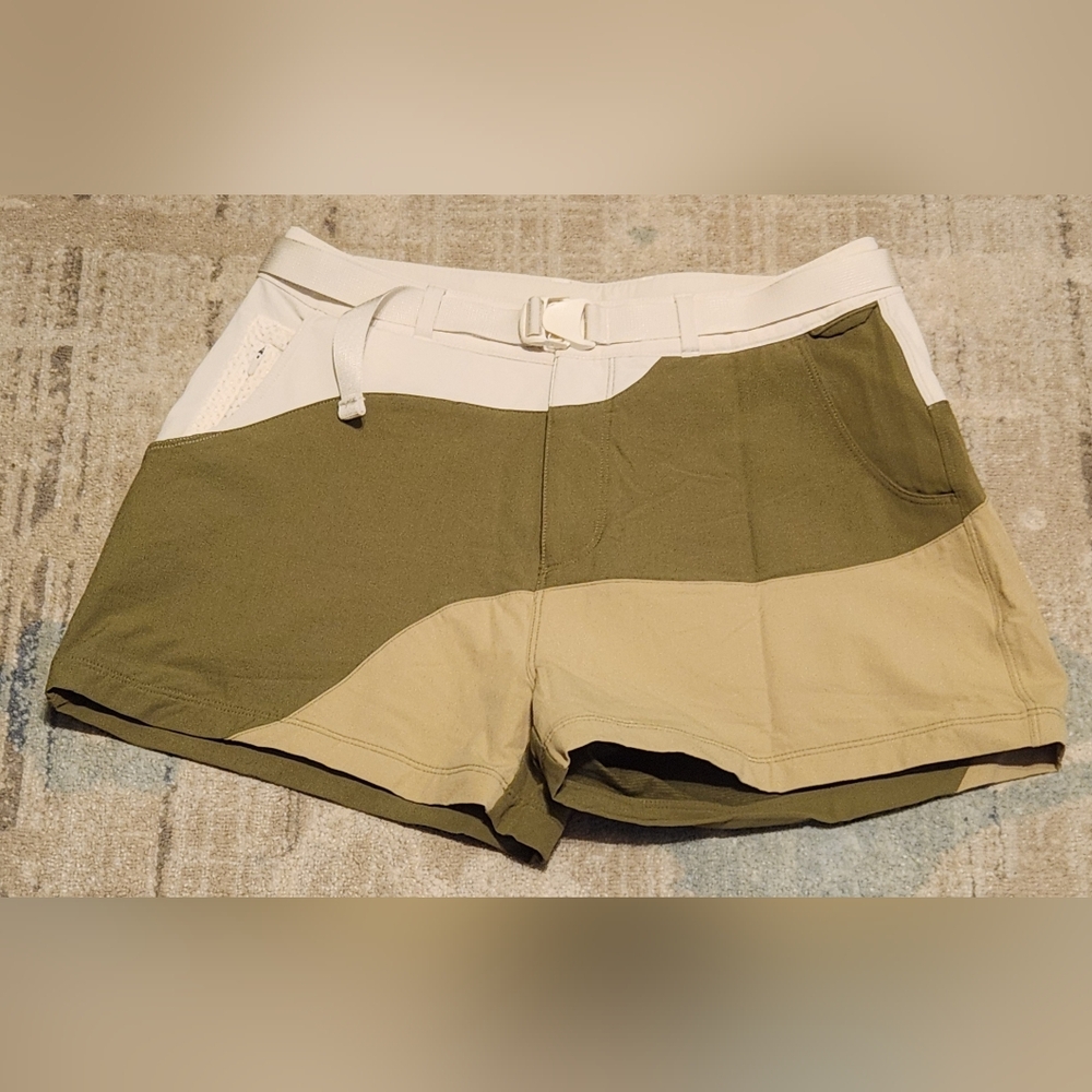 Outdoor Voices Rectrek Block Shorts. Size Med. Cream/Tan/Green. Like NEW